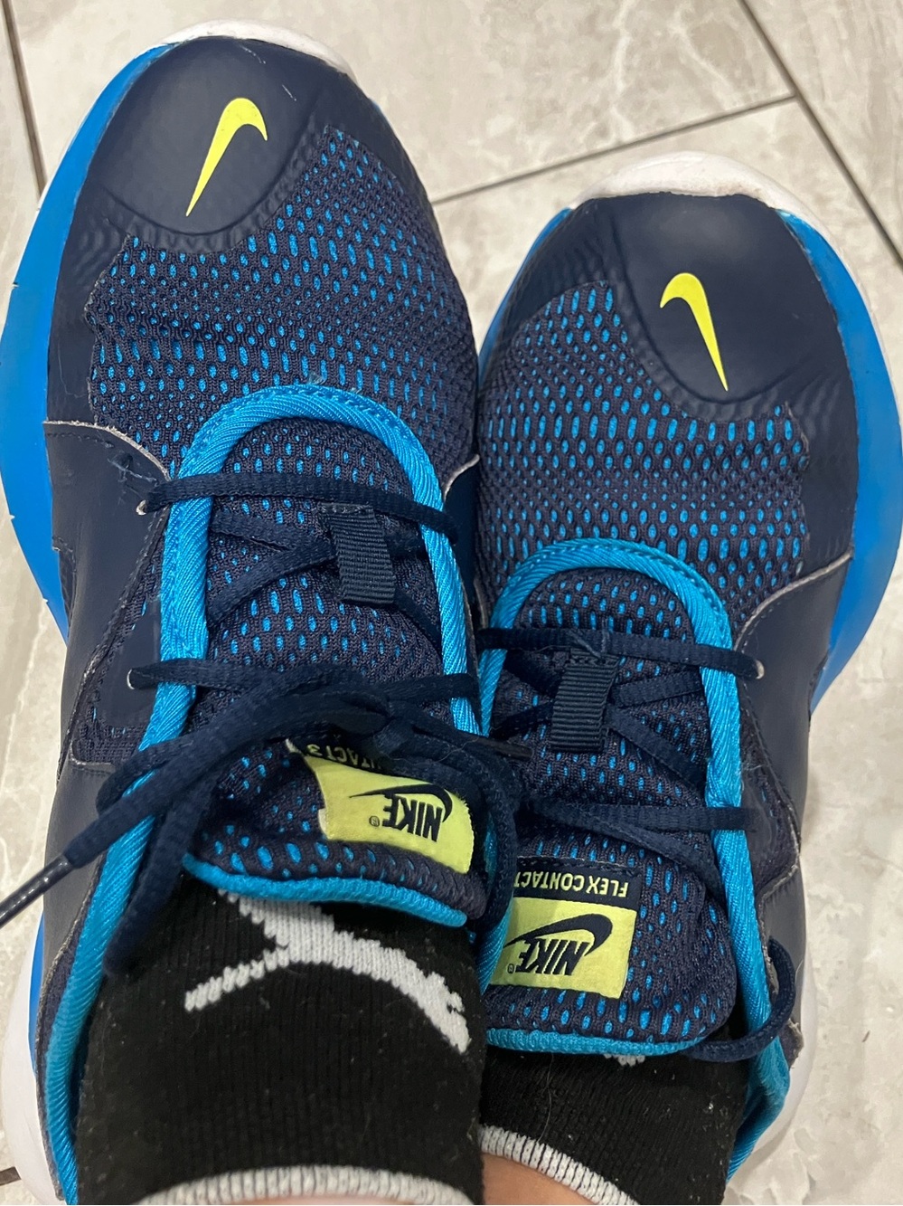 NIKE Big Kids Navy Blue/ Neon Flex Contact 3  Lightweight Meshed Sneakers | 5Y